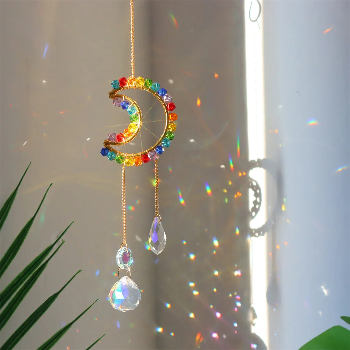 1 Piece Rainbow Made Crystal Suncatcher, Raw Stone Moon Home Decor for Garden Bedroom Balcony Pendant